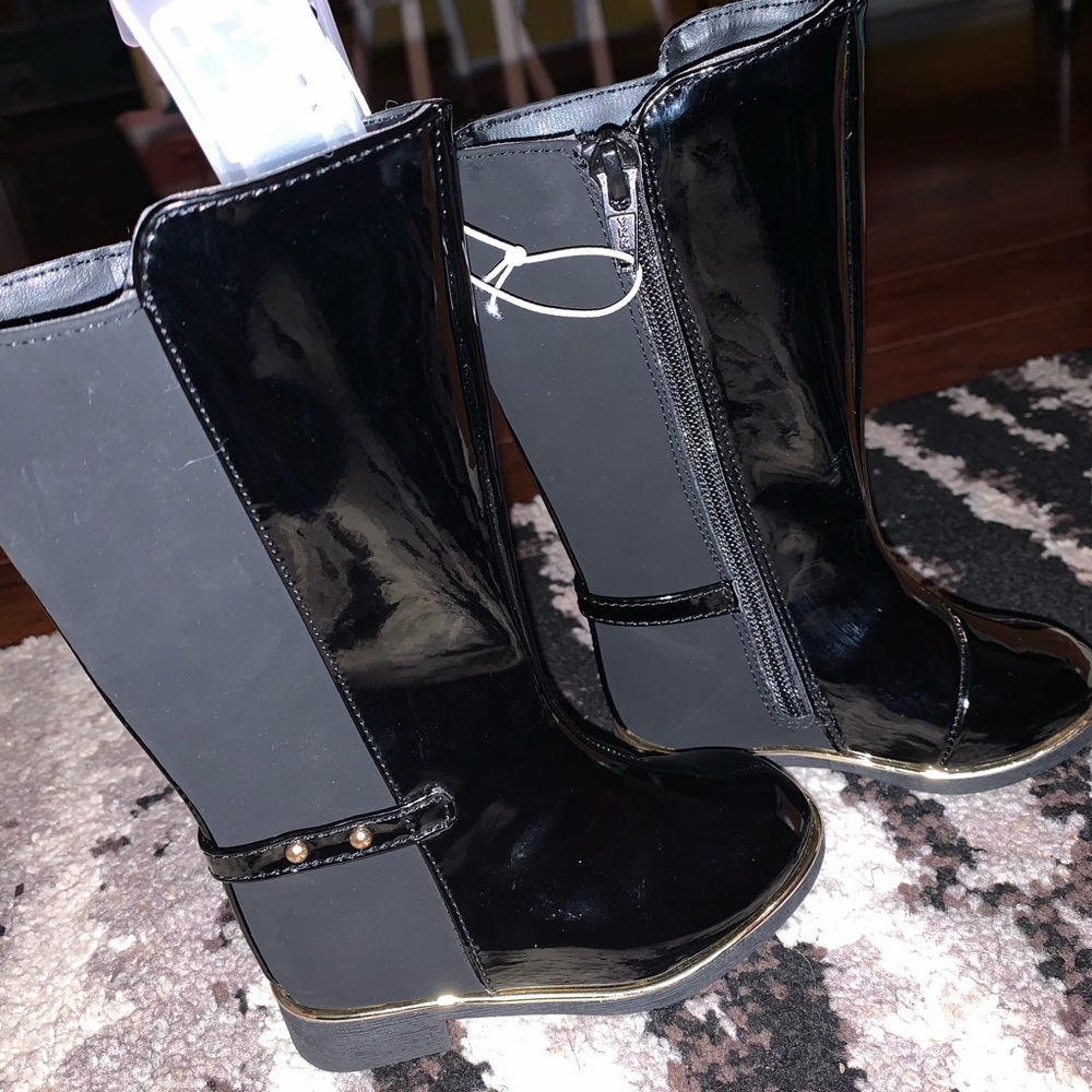 Size 5 toddler boots NWT